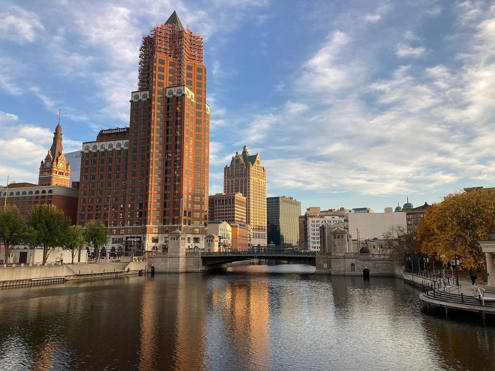 Milwaukee November 2024 1 (Milwaukee River)