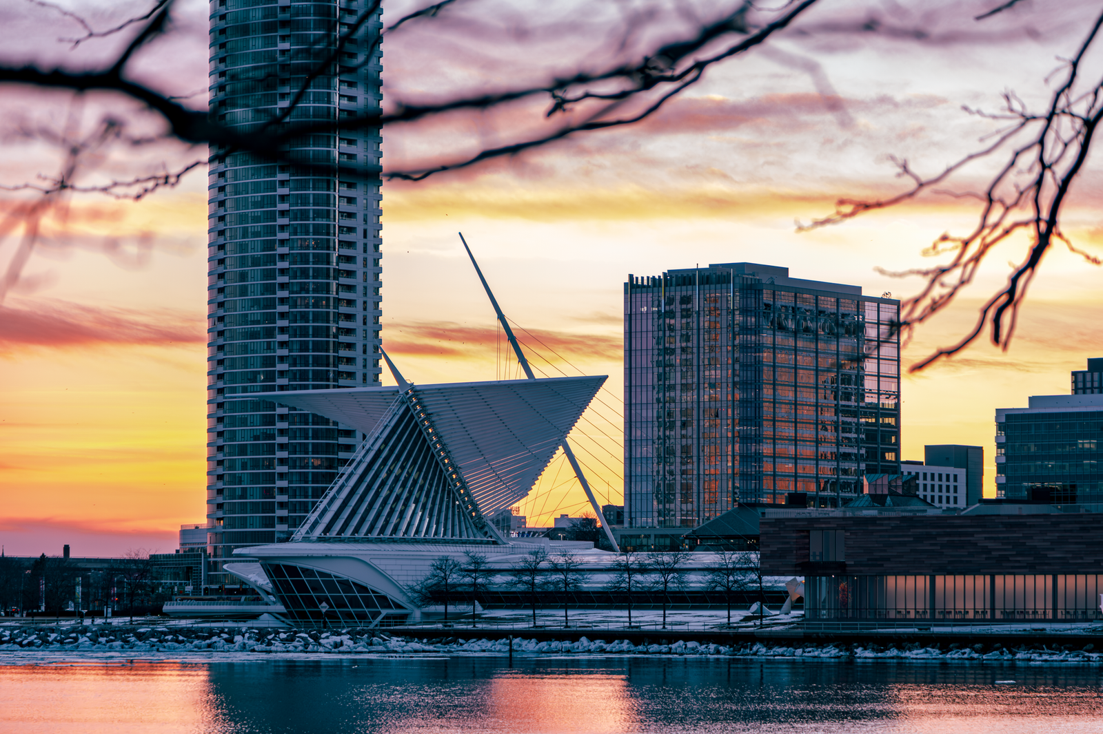 Stunning Sunset over Milwaukee Art Museum